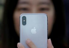 هاتف آيفون من شركة آبل