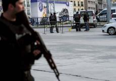 جندي يحتجز رهائن اتراك