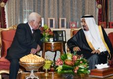 الرئيس محمود عباس والعاهل السعودي سلمان بن عبد العزيز