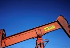 ارتفع النفط مدفوعا بالتزام المنتجين تخفيض الإنتاج