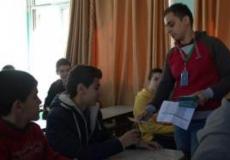 الداخلية تُسلم طلبة الثانوية بطاقات هوية أولى في مدارسهم