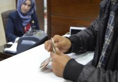 صرف مبالغ مالية للمتضررين