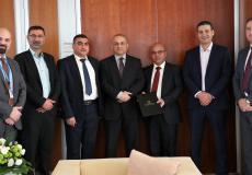 الاتصالات الفلسطينية والجامعة العربية الأمريكية توقعان اتفاقية تعاون