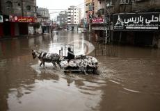 الامطار تغرق شوارع مخيم جباليا شمال قطاع غزة