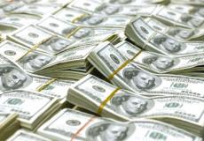 أموال بعملة الدولار الامريكي