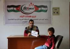 "روّاد" توزع كفالات الايتام
