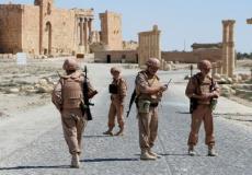 جنود روس ينتشرون في مدينة تدمر التاريخية بمحافظة حمص وسط سوريا -أرشيفية