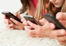 أحدث الإنترنت تغيرات إيجابية، لكنه جلبت أيضا مخاطر، حسب خط هاتف الأطفال