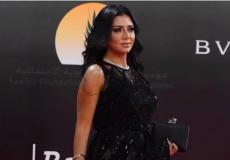 صورة فستان رانيا يوسف اليوم المثيرة للجدل خلال مهرجان القاهرة السينمائى