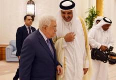 الرئيس الفلسطيني محمود عباس مع أمير قطر في لقاء سابق - ارشيف