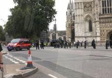 حادث  اصطدام بحواجز أمنية  أمام  البرلمان  البريطاني  بلندن