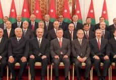 الوزراء الأردنيين متوسطهم الملك عبد الله الثاني - أرشيفية -