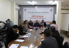 خلال الندوة الحوارية 