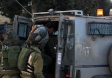 قوات الاحتلال تعتقل فلسطيني -ارشيف-