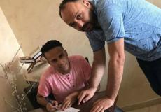 جمهور خلال التوقيع