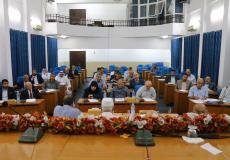 لجنة الداخلية بالتشريعي تعقد ورشة عمل مع الحكم المحلي ورؤساء البلديات