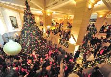 اضاءة شجرة عيد الميلاد في فندق ماريوت
