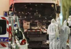 طواقم الاسعاف تنقل القتلى