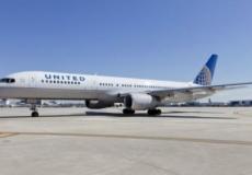 يمنع القانون قيادة الطائرة تحت تأثير الكحول