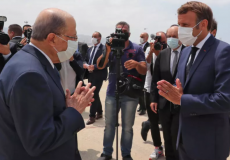 الرئيس الفرنسي إيمانويل ماكرون برفقة الرئيس اللبناني ميشيل عون