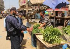 كمية من "الخوخ الفاسد" 