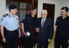 الرئيس مع وفد من الشرطة