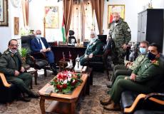 رئيس الوزراء محمد اشتية خلال جولة تفقدية أجراها لمقر الخدمات الطبية العسكرية في مدينة البيرة