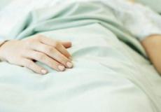 فنانة طريحة الفراش