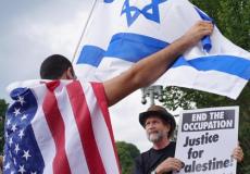 مناصر لفلسطين ومناصر لليهود في أمريكا