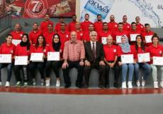 تسليم الشهادات 