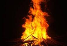 شاهد: سعودي يشعل النار من الرمال دون ثقاب أو قداحة