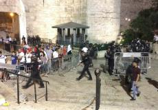 مواجهات عنيفة بين المواطنين وقوات الاحتلال الإسرائيلي في منطقة باب العامود بالقدس