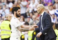 ايسكو ومدرب فريقه زين الدين زيدان