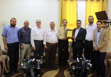 تجمع الأطباء يزور عدة مؤسسات صحية وأكاديمية في قطاع غزة