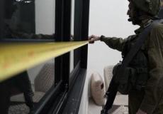 الاحتلال يأخذ قياسات منزل تمهيدا لهدمه - أرشيف
