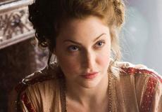 النجمة البريطانية المشهورة جوزفين جيلان