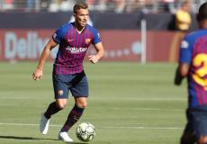 لاعب برشلونة آرثر