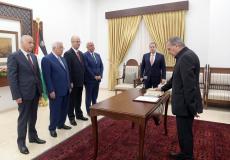 أبو ردينة يؤدي اليمين أمام الرئيس نائبا لرئيس الوزراء ووزيرا للإعلام