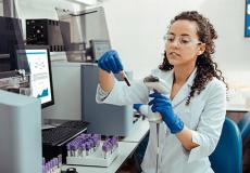 الصحة الإسرائيلية تُصادق على 8 أدوية تجريبية لمحاربة كورونا