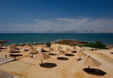 شاطئ البحر الميت