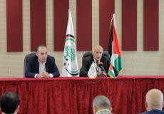 جبريل الرجوب رئيس الاتحاد الفلسطيني لكرة القدم -يمين الصورة-