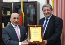 جامعة الأقصى تستقبل وزير الاشغال العامة والإسكان