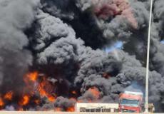 شاهد حريق ضخم على طريق الجهراء في الكويت