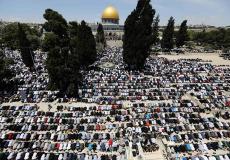 عشرات الآلاف يؤدون صلاة الجمعة الاولى من رمضان في المسجد الأقصى بمدينة القدس