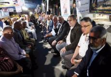 هنية وقافلة أميال من الابتسامات يؤدون واجب العزاء لعائلة الشهيد الفصيح