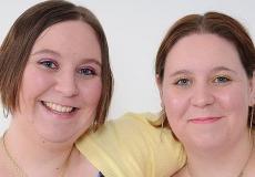 كورونا يباغت توأم في بريطانيا عملتا معًا بمهنة التمريض