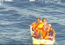 ناجون من حادثة الغرق (أ ف ب)