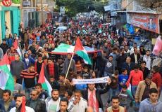 الآلاف ينتفضون بغزة رفضًا للحصار والانقسام والأوضاع الكارثية