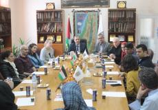 بلدية غزة تطلع وفداً من الصليب الأحمر على مشروع تشغيل الآبار عن بعد