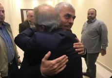 رئيس حماس بغزة يحيى السنوار خلال استقبال اللواء ماجد فرج